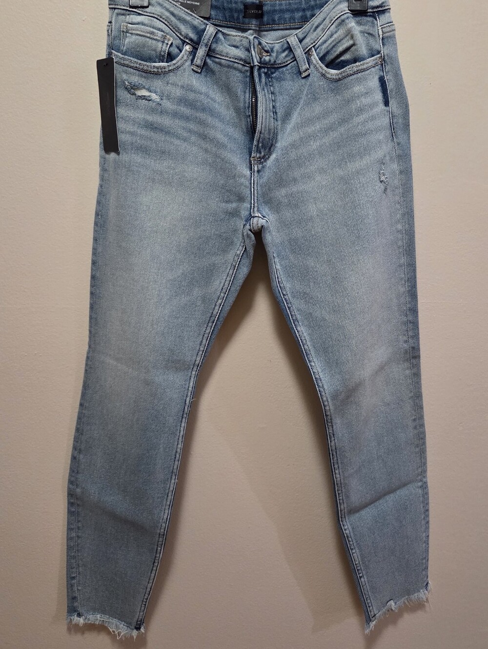 Silver Jeans Co Light Wash Frayed Hem Skinny Jeans